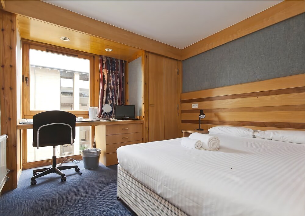 West Park Summer Campus — Dundee