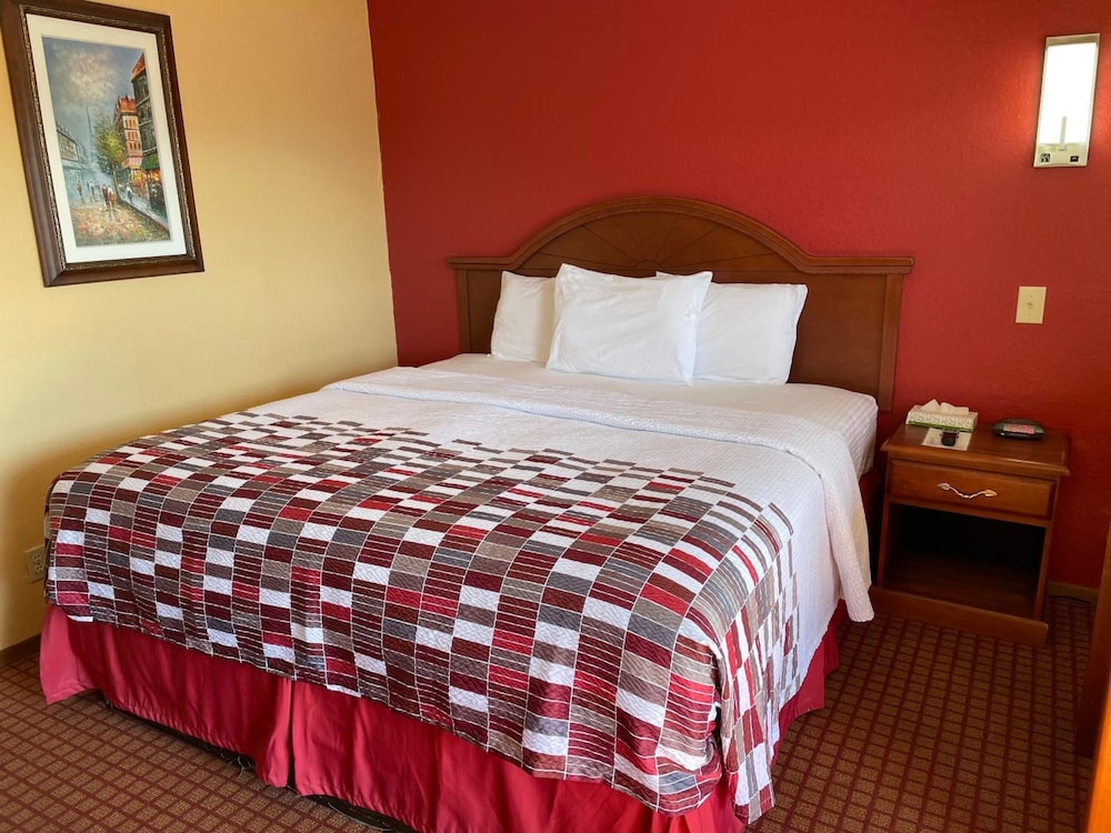 DeQueen Courtyard Inn - photo 22