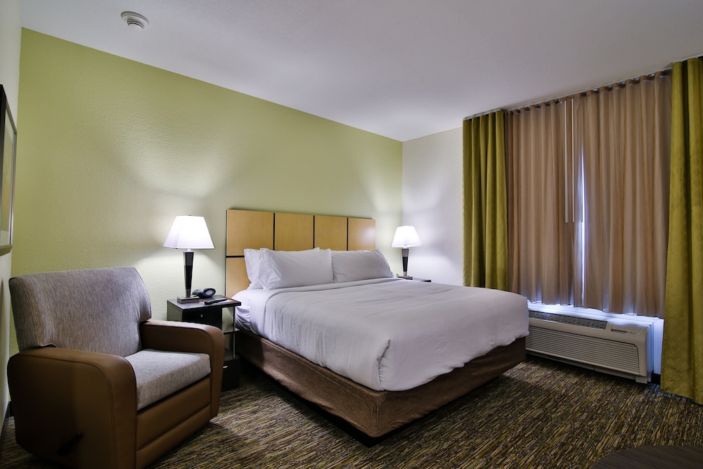 Candlewood Suites Bismarck by IHG - photo 12