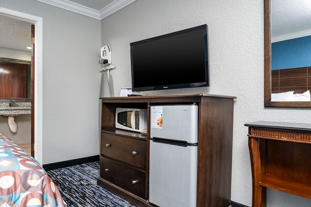 GatorTown Inn - photo 10