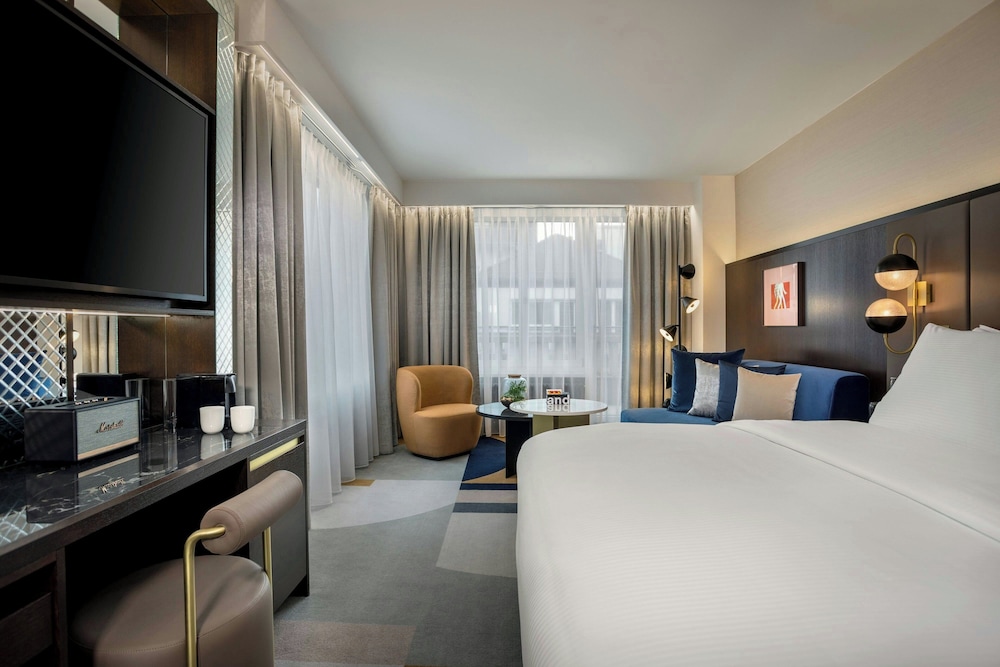 Sheraton Zürich Neues Schloss Hotel