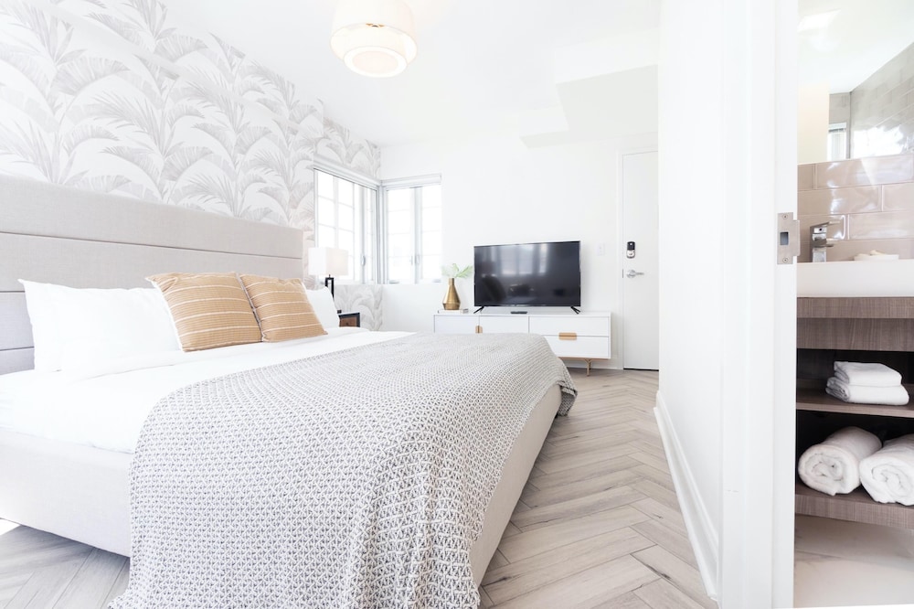 Luxuri Suites - photo 13