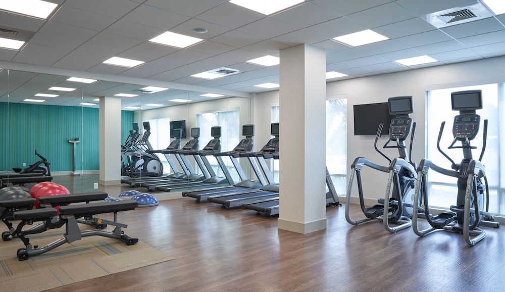 Holiday Inn Express Doral Miami by IHG - photo 21