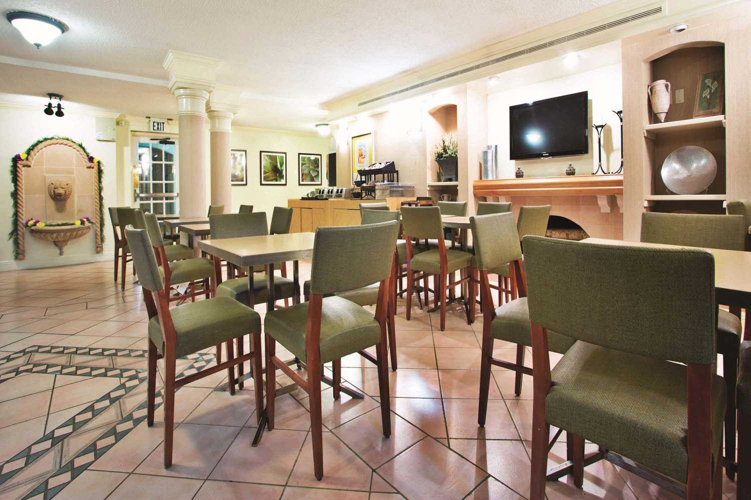 La Quinta Inn Baton Rouge - photo 9