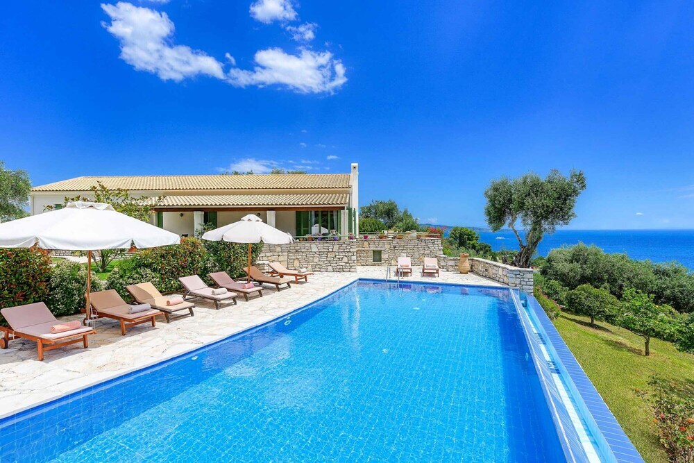 Villa Fonesei — 4-Star Luxury Hotel in Corfu, Greece