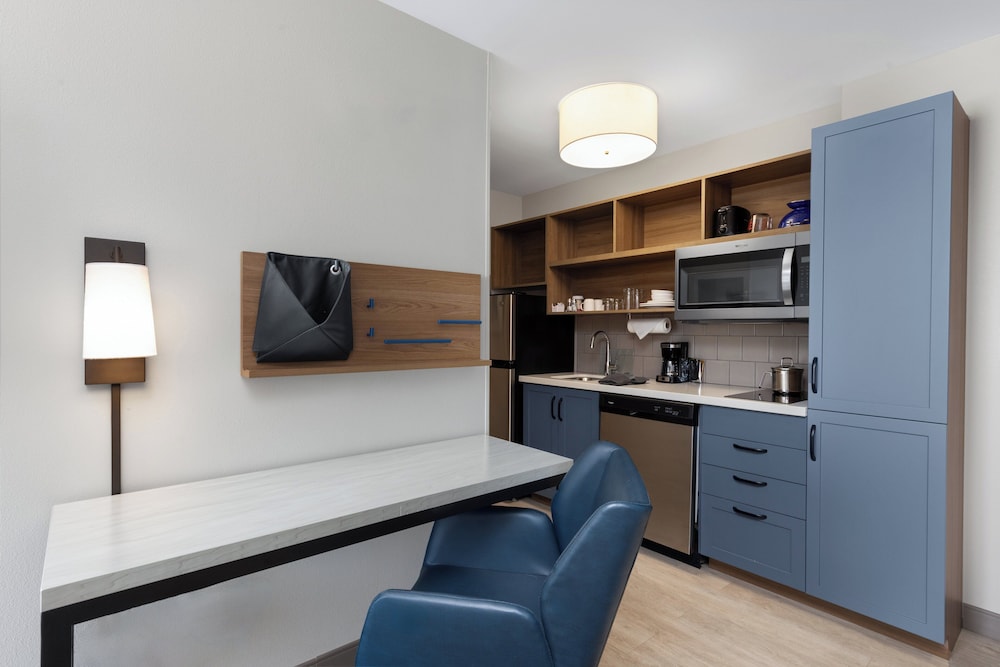Candlewood Suites Mcpherson by IHG - photo 15