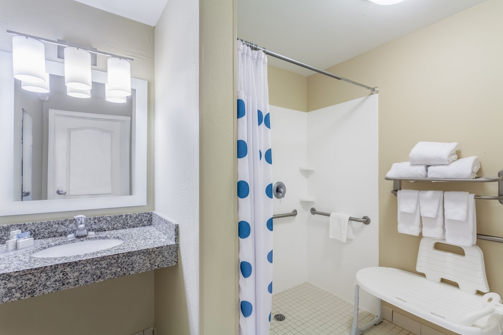 TownePlace Suites by Marriott Houston North Shenandoah - photo 11