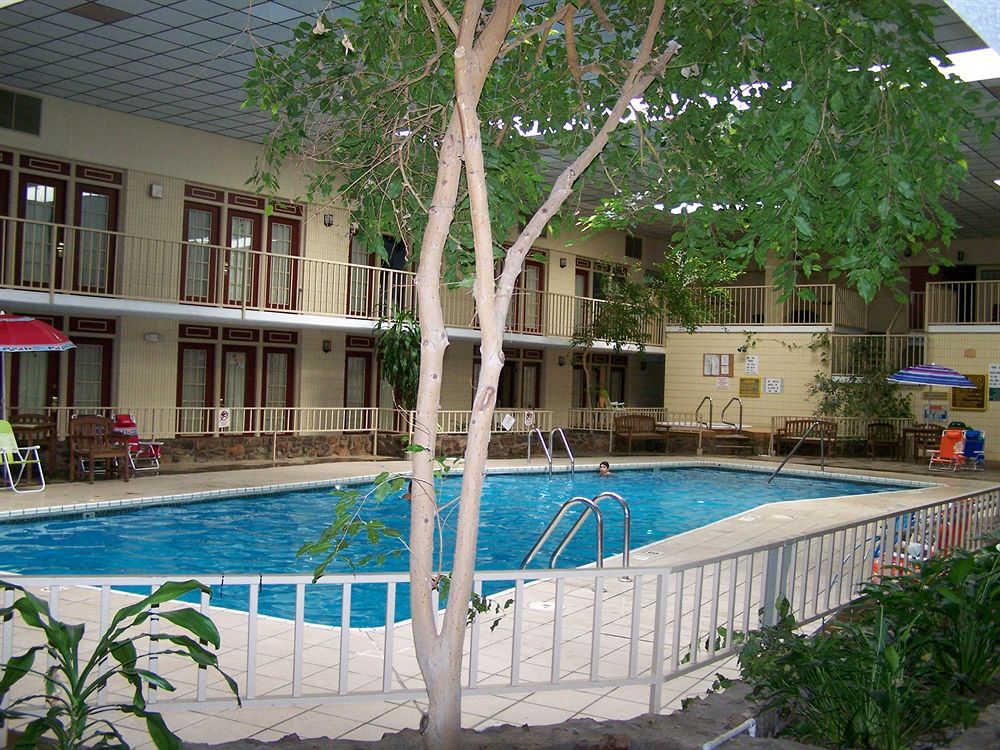 Season's Inn - photo 3