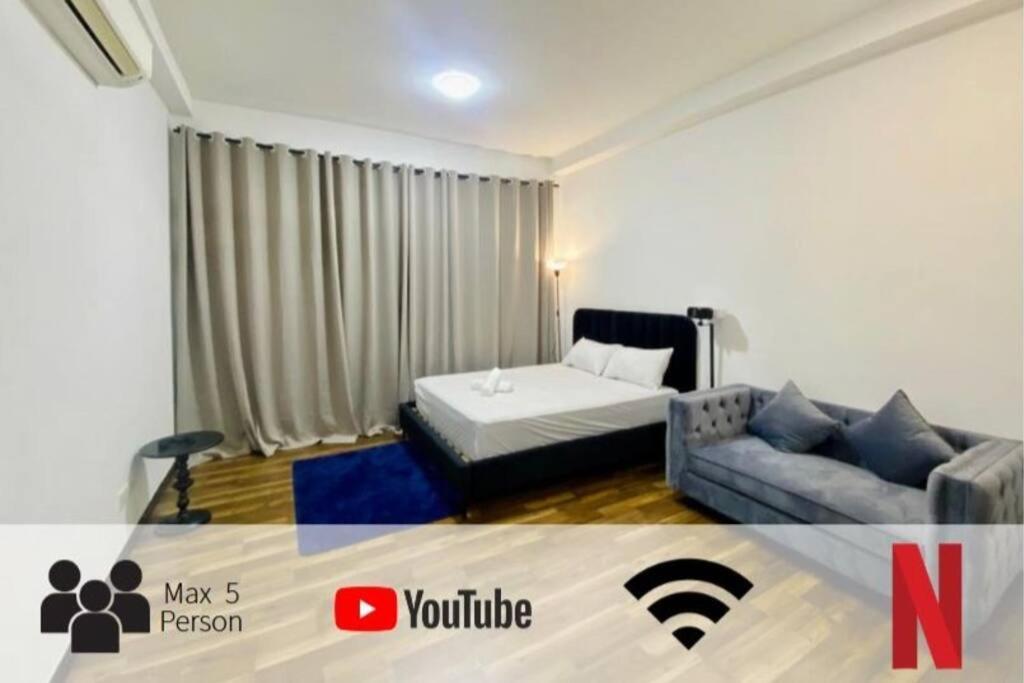 Molek Regency 2 3pax 100mbps Wifi — 4-Star Luxury Hotel in Johor Bahru, Malaysia