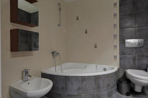 John’s Luxury Apartment — Paralia — photo 2