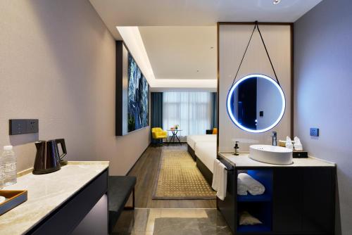 Mehood Hotel Hanzhong Central Plaza — 4-Star Luxury Hotel in Hanzhong, People's Republic of China
