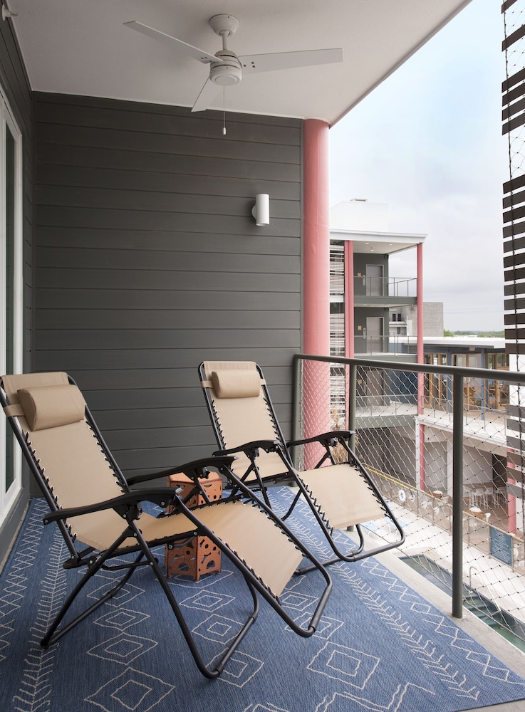 East Austin Hotel - photo 11