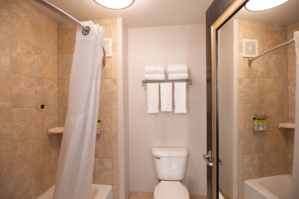 Holiday Inn Express Houghton Keweenaw by IHG - photo 44