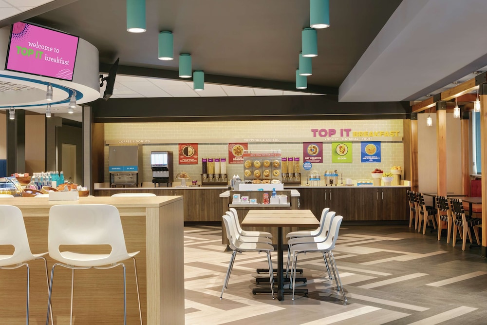 Tru by Hilton Williamsville Buffalo Airport - photo 6