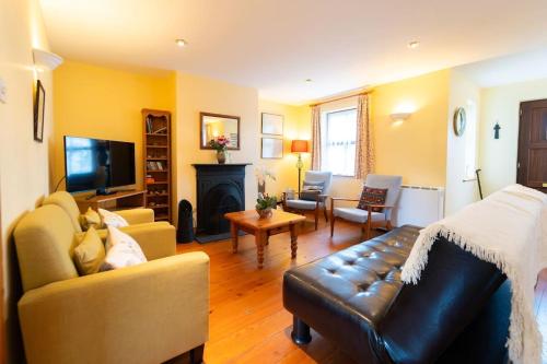 Dingle Town Cottage Tigh Peig — 4-Star Luxury Hotel in Dingle, Republic of Ireland