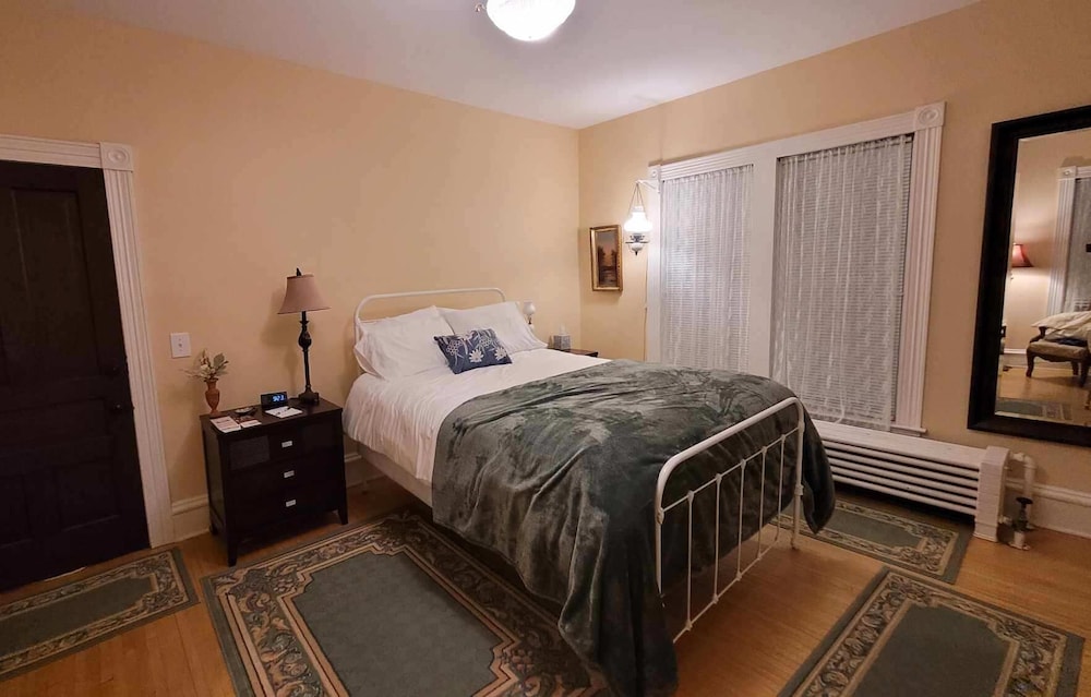 Oaklawn Inn Llc - photo 32