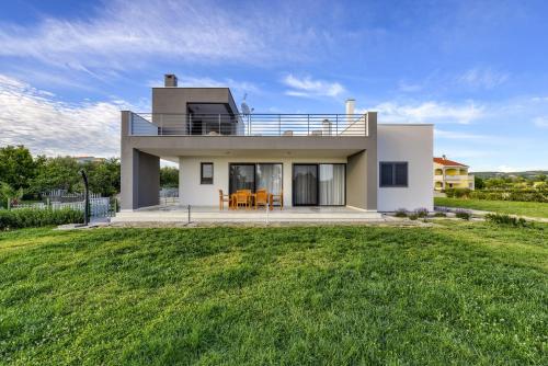 Haus Cvita — 4-Star Luxury Hotel in Razanac, Croatia