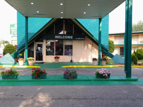Budgetel Inn & Suites Hotel - photo 11