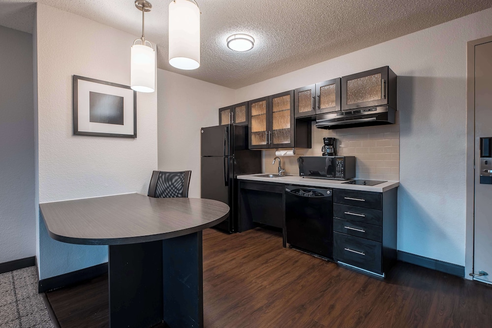 Sonesta Simply Suites Dallas Richardson - photo 16