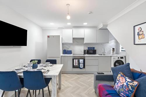 City Sophistication Chic 3 BR for Modern Living — 4-Star Luxury Hotel in London, United Kingdom
