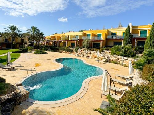 Conforto com terraço e jacuzzi #1975 — 4-Star Luxury Hotel in Luz, Portugal
