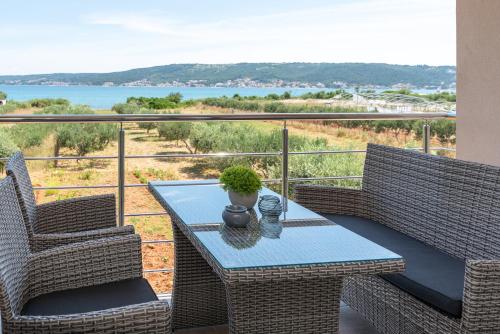 Amazing sea view apartment Romantica — Kastel Stafilic — photo 5
