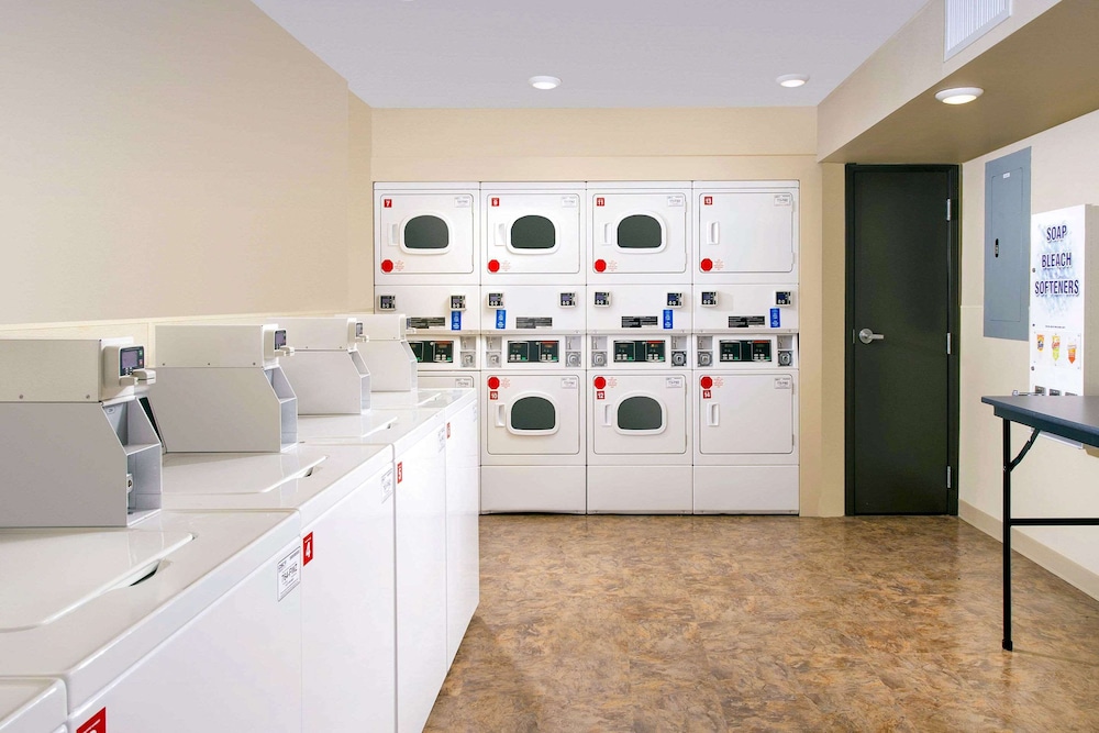 WoodSpring Suites Allentown - photo 16