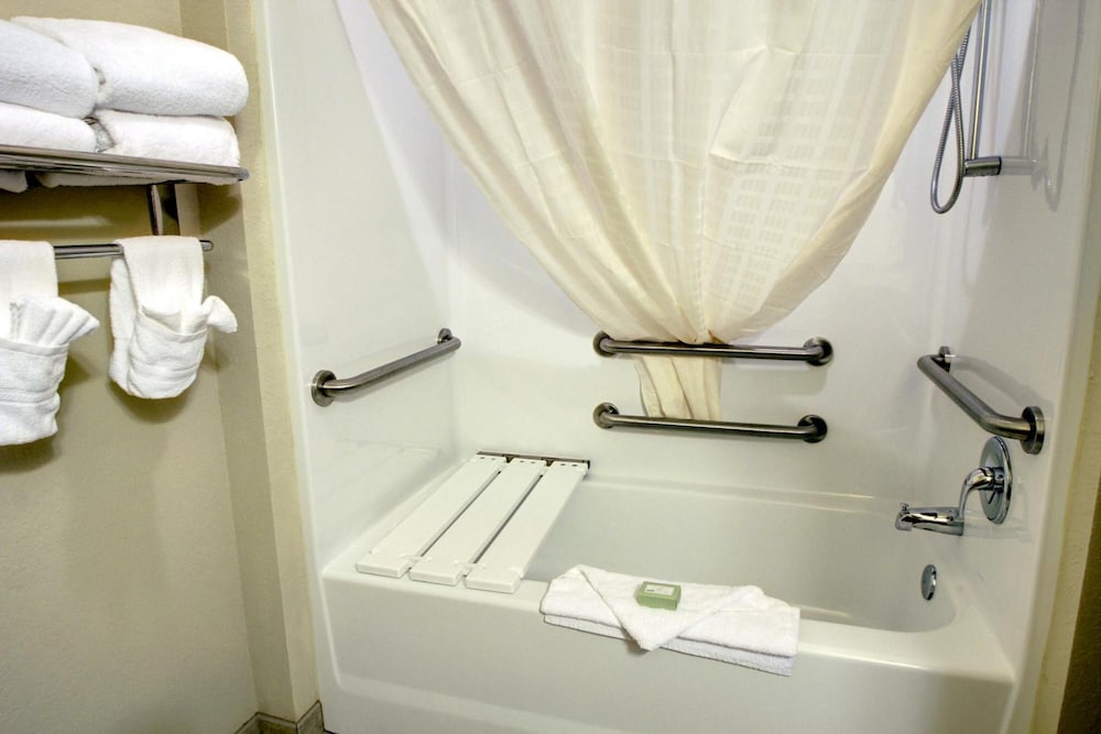 Cobblestone Hotel & Suites Waynesboro - photo 39