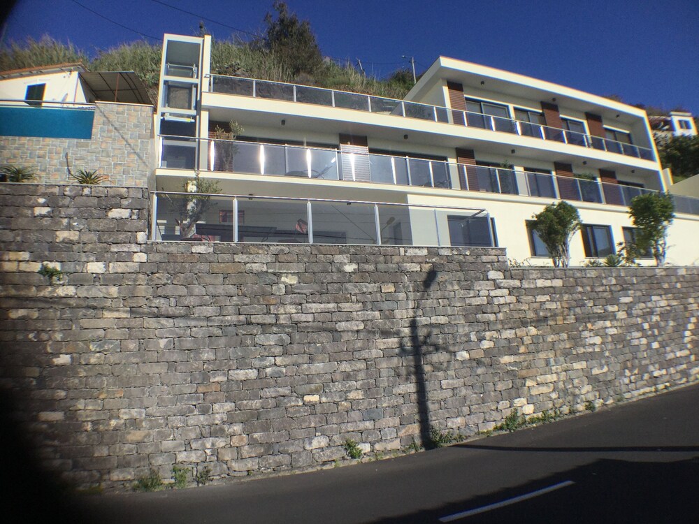 Guesthouse TheView — 4-Star Luxury Hotel in Ribeira Brava, Portugal