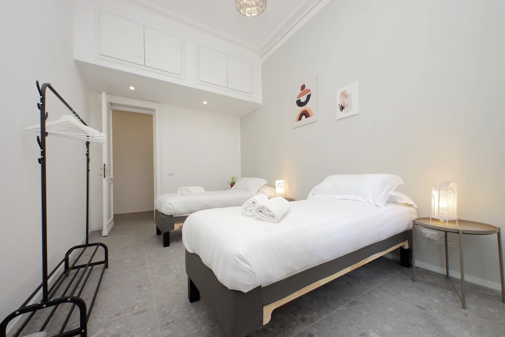 Flatinrome Corso — 4-Star Luxury Hotel in Rome, Italy