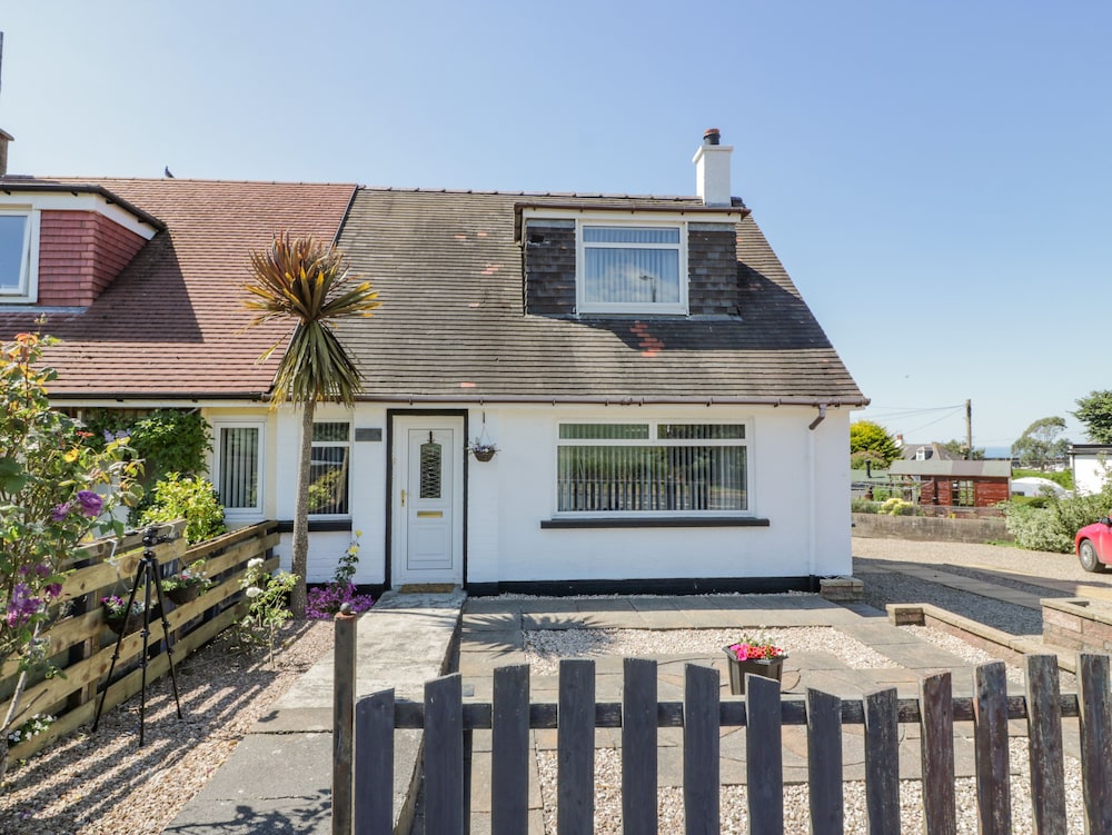 22 Turnberry Road — Girvan