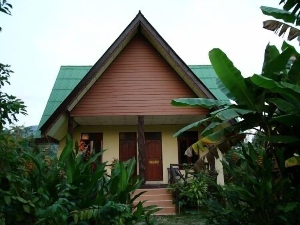 Khao Sok Green Valley Resort in Phanom, Thailand