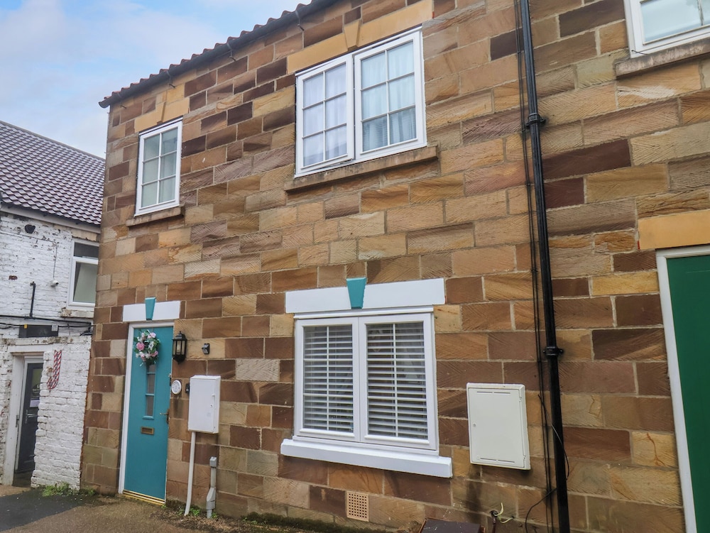 1 Johnson S Yard — Guisborough