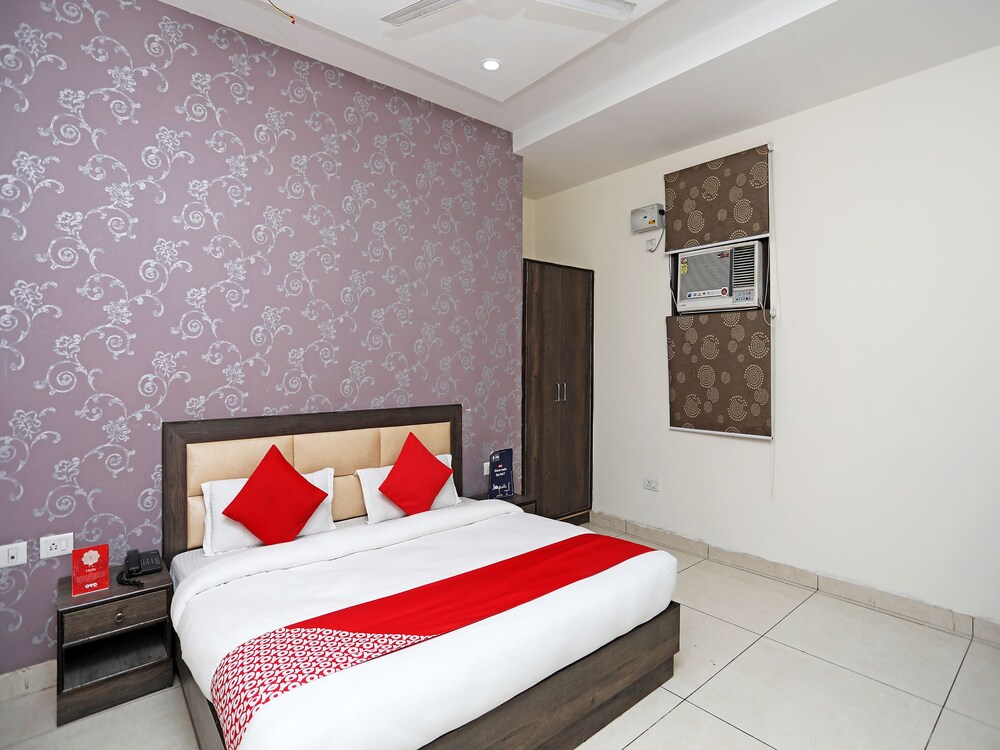 Oyo 28017 Hotel Olive in Faridabad, India