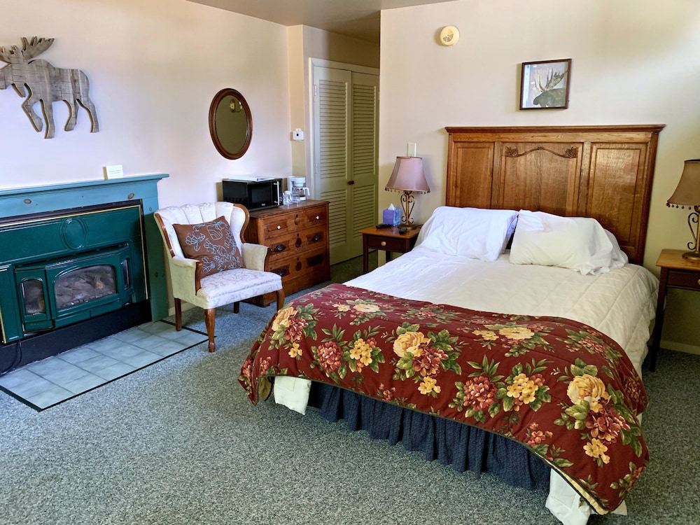 Lovett s Inn and Restaurant - photo 6
