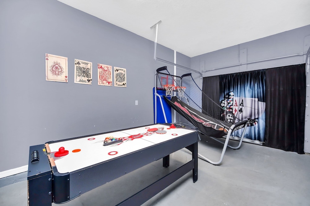 Chic Resort Villa: Themed Rooms Pool & Game Room - photo 59