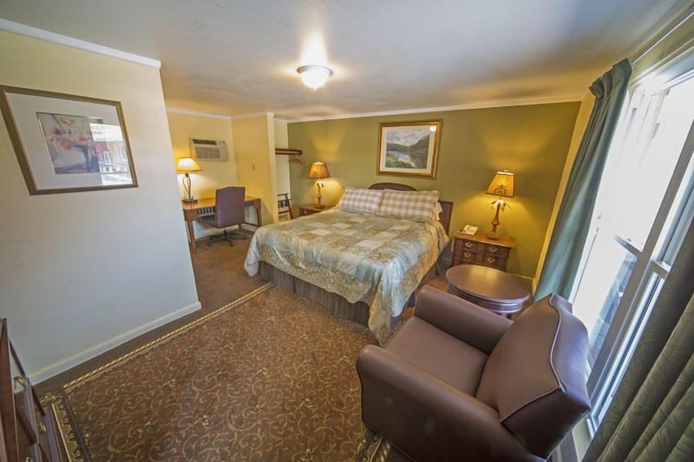 Rainbow Lodge and Inn - photo 37