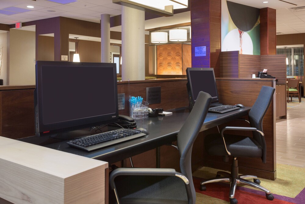Fairfield Inn & Suites by Marriott Burlington - photo 28