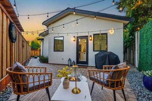 Modern Silicon Valley Oasis 2BR Lux Kitchen EV in San Jose, United States
