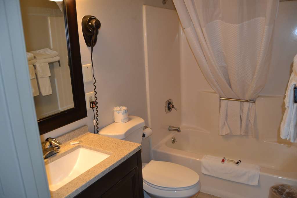 Days Inn and Suites by Wyndham Sikeston - photo 34