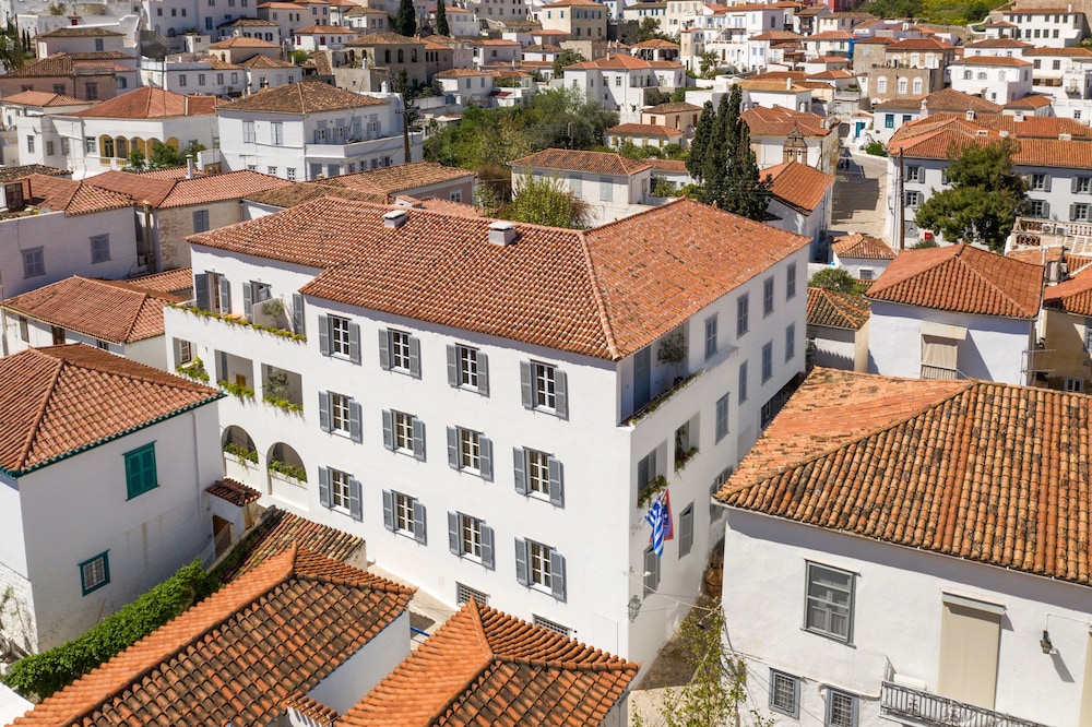Leto Hotel - carbon neutral hotel in Ydra