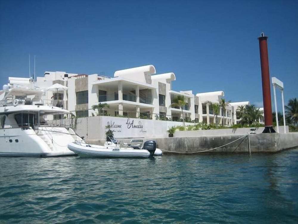 La Amada Residences Luxury — 4-Star Luxury Hotel in Cancun, Mexico