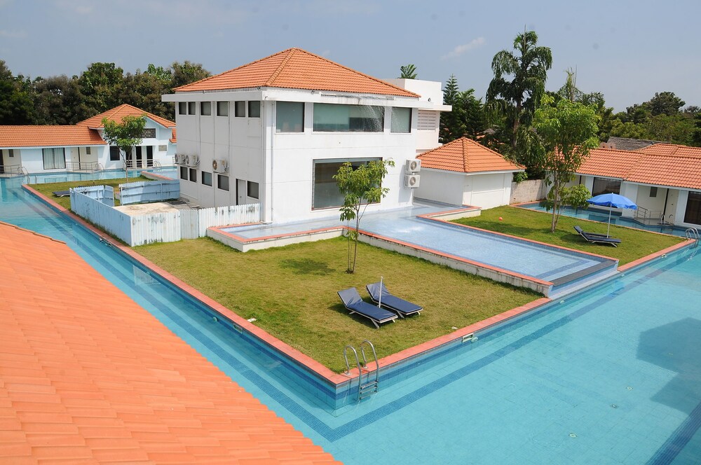 Village Retreat - carbon neutral hotel in Kanchipuram