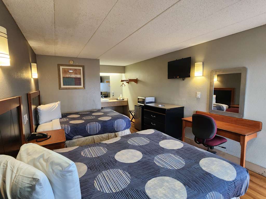 Americas Best Value Inn & Suites Little Rock at Scott Hamilton Dr - photo 22
