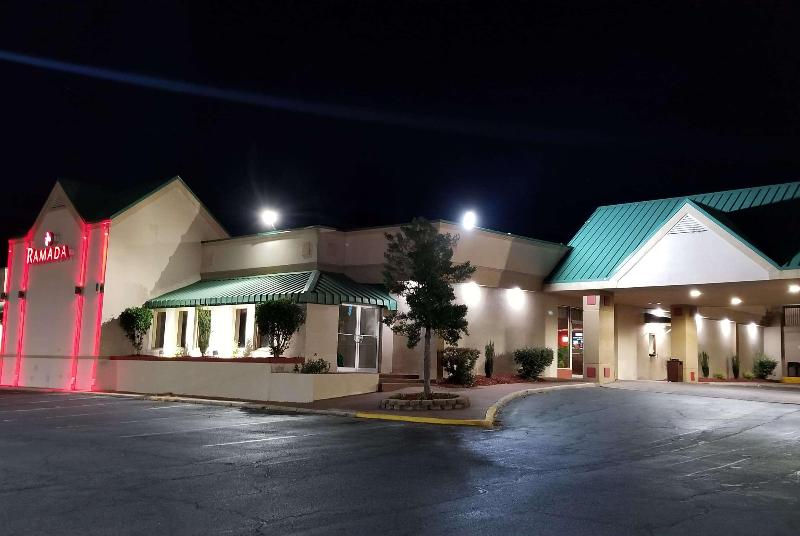 Ramada by Wyndham & Suites Warner Robins in Warner Robins, United States