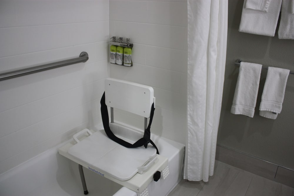 Holiday Inn Express Hotel & Suites Shamrock North by IHG - photo 46
