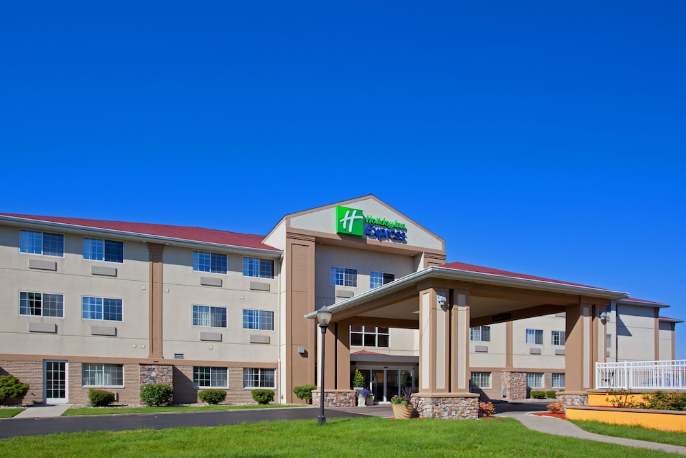 Holiday Inn Express & Suites St Joseph by IHG - photo 77