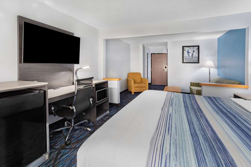 AmericInn by Wyndham Quincy - photo 31