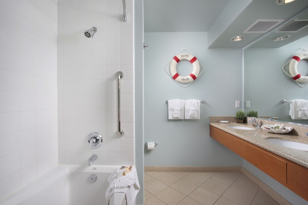 Avila Lighthouse Suites - photo 18