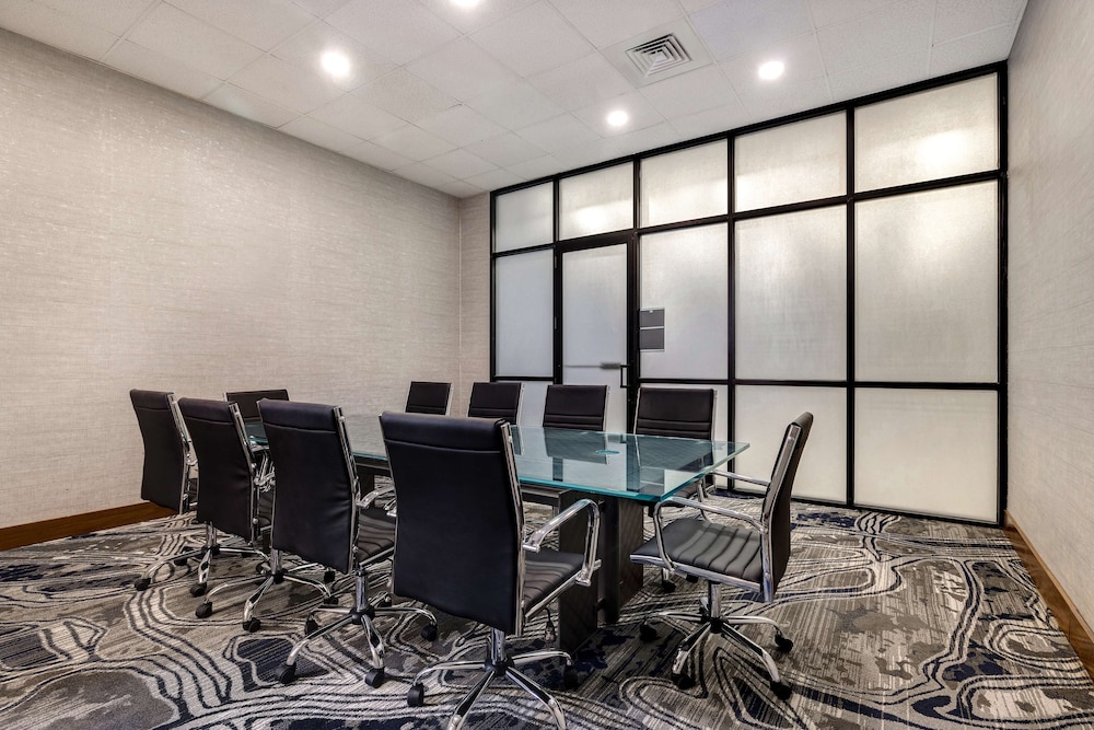 DoubleTree by Hilton Davenport - photo 58